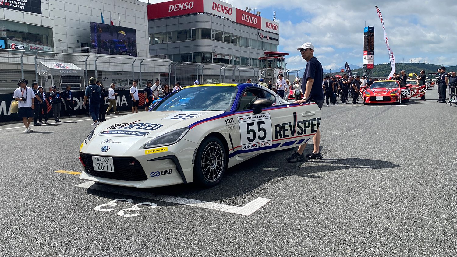 レブスピードチーム(55号車)